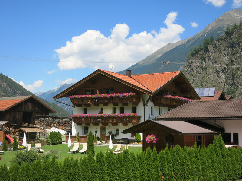 Large garden with lawn for relaxing and enjoying time together